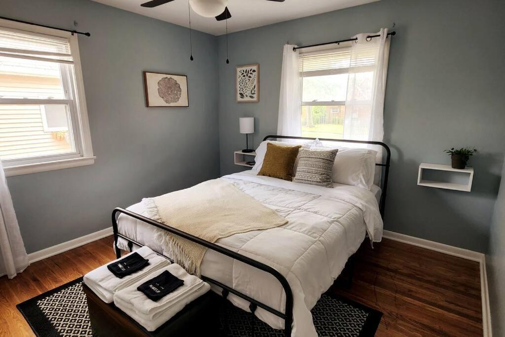 Cozy House Near Lake Erie, 10 Minutes To Downtown. Cleveland Eksteriør bilde